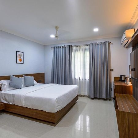 Hotel Eve Nest Kochi Esterno foto