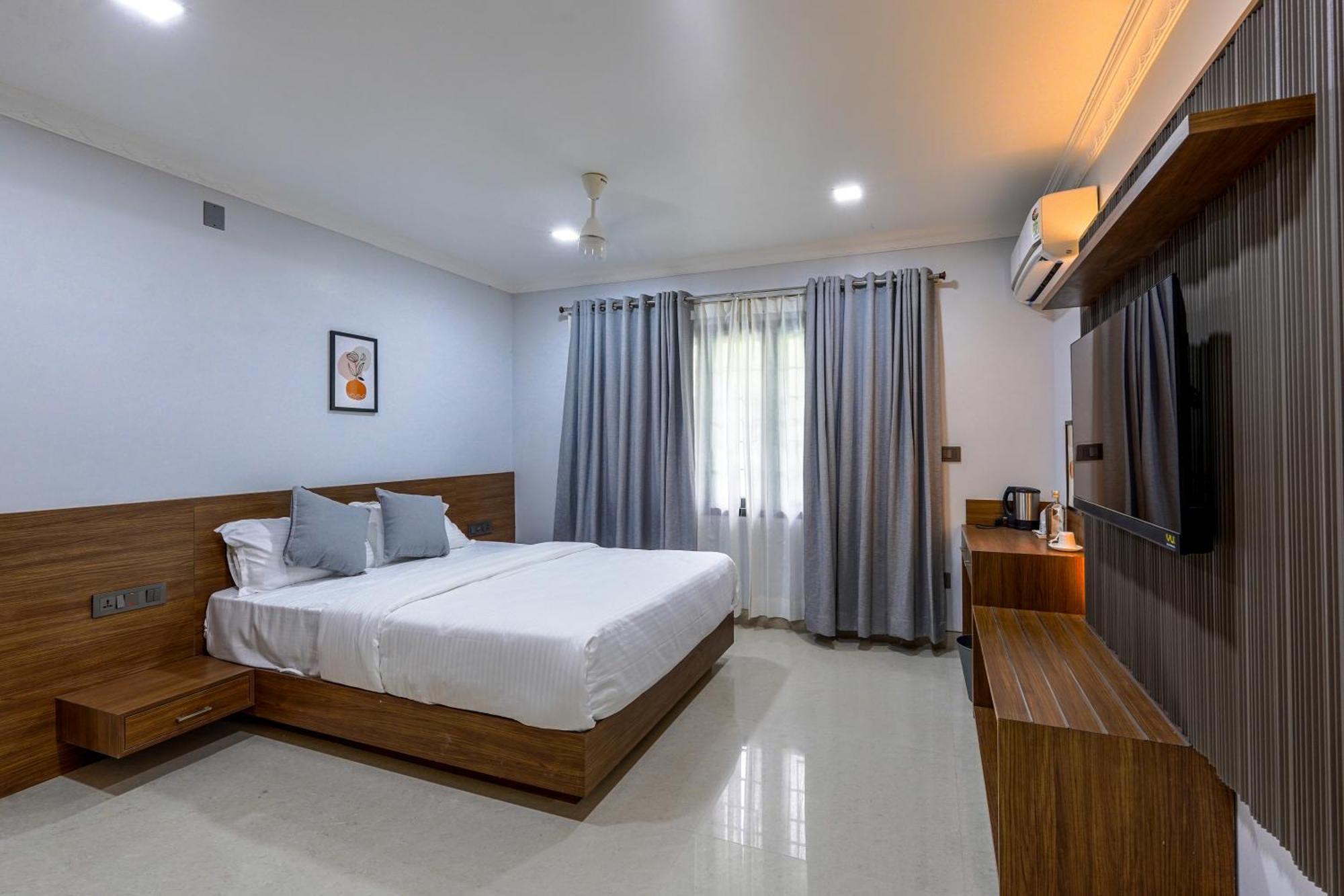 Hotel Eve Nest Kochi Esterno foto